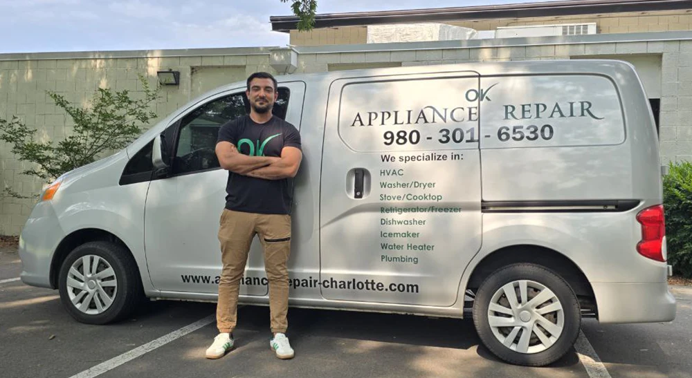 Employee of appliance repair